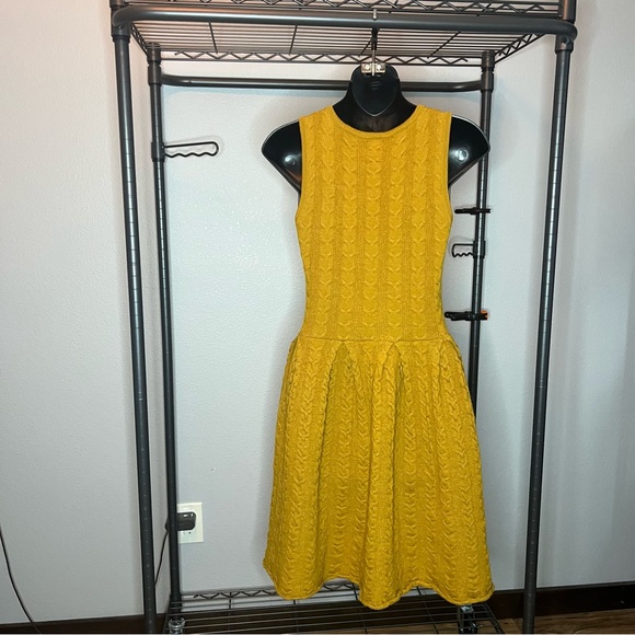 Yellow Sleeveless Knit Dress - Picture 3 of 6
